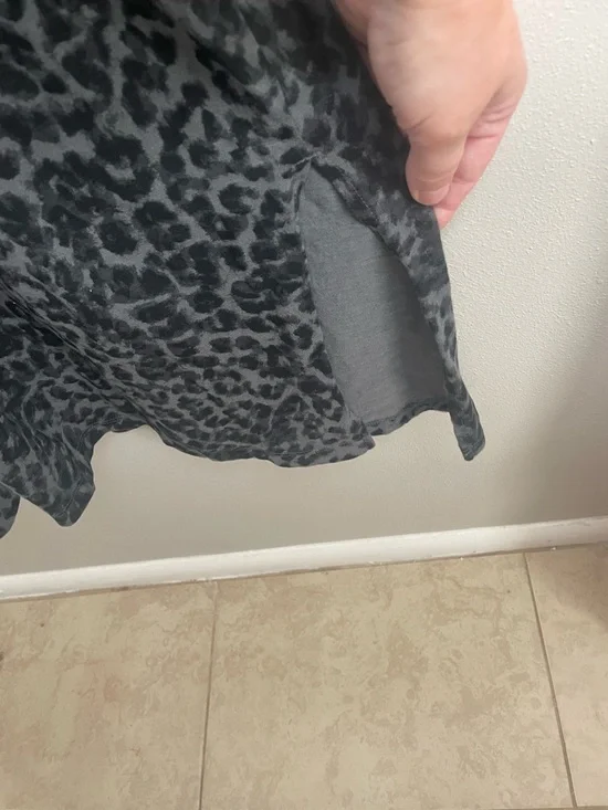 Old Navy Charcoal Grey Leopard-Print Maxi Dress - Picture 4 of 7